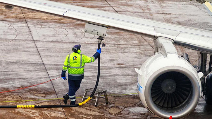 জ্বালানি সংকট মোকাবিলায় নতুন পদ্ধতিতে জেট ফুয়েল তৈরি করছে চীন